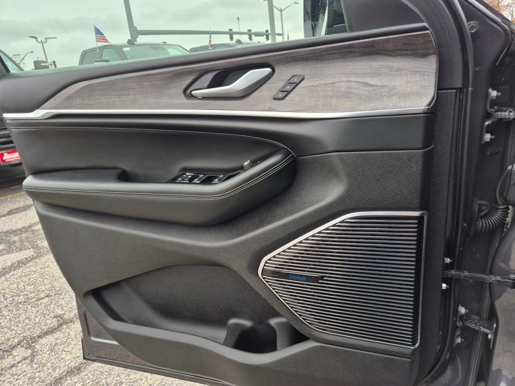 used 2024 Jeep Grand Cherokee L car, priced at $40,891