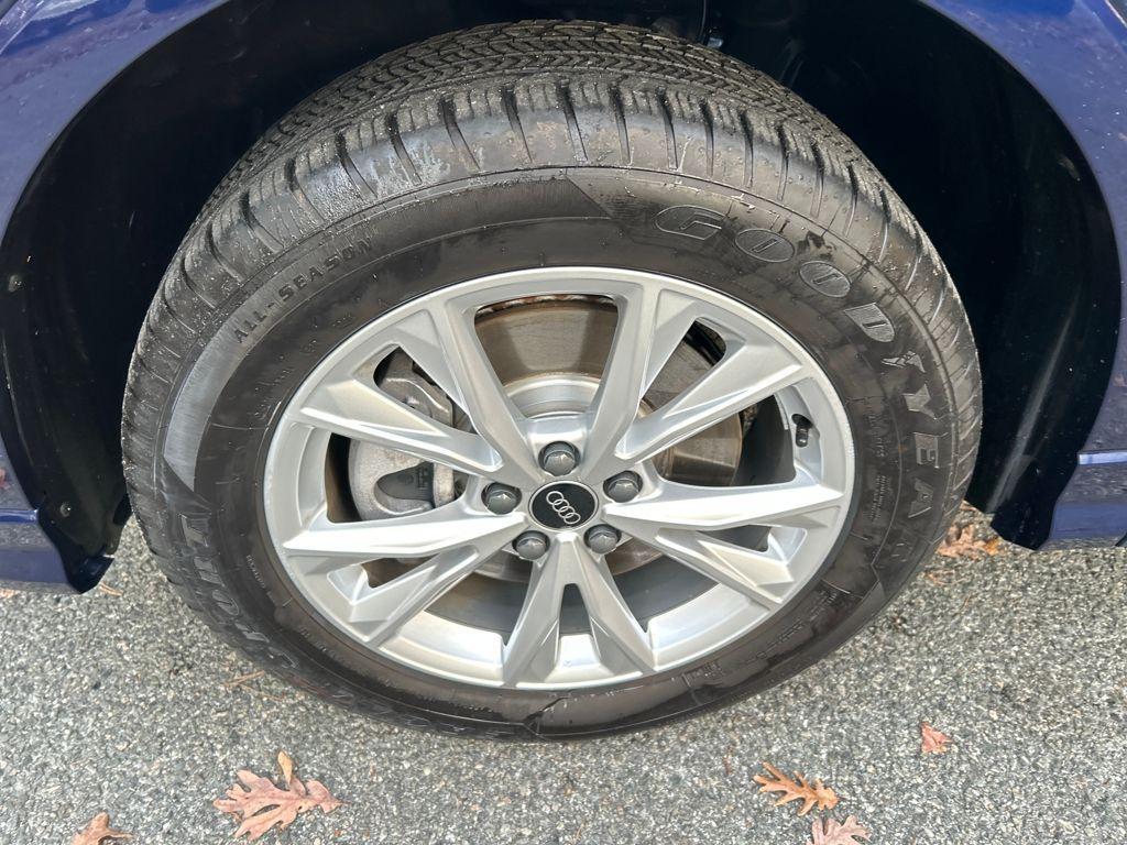 used 2025 Audi Q3 car, priced at $27,799