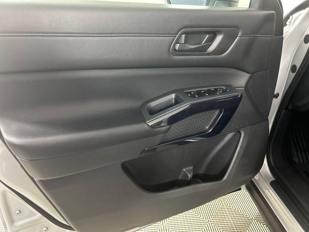 used 2025 Nissan Pathfinder car, priced at $30,000