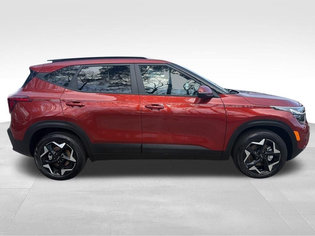 used 2025 Kia Seltos car, priced at $27,494