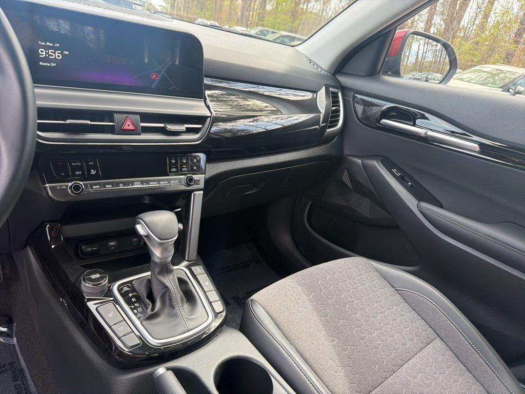 used 2025 Kia Seltos car, priced at $27,494