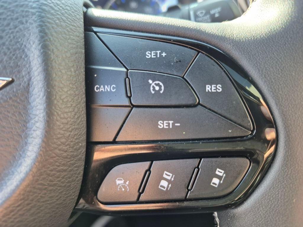 used 2025 Chrysler Pacifica car, priced at $33,610