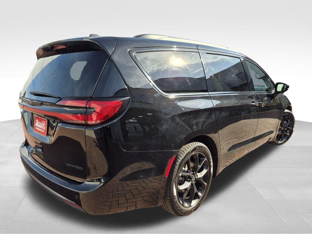 used 2025 Chrysler Pacifica car, priced at $33,610