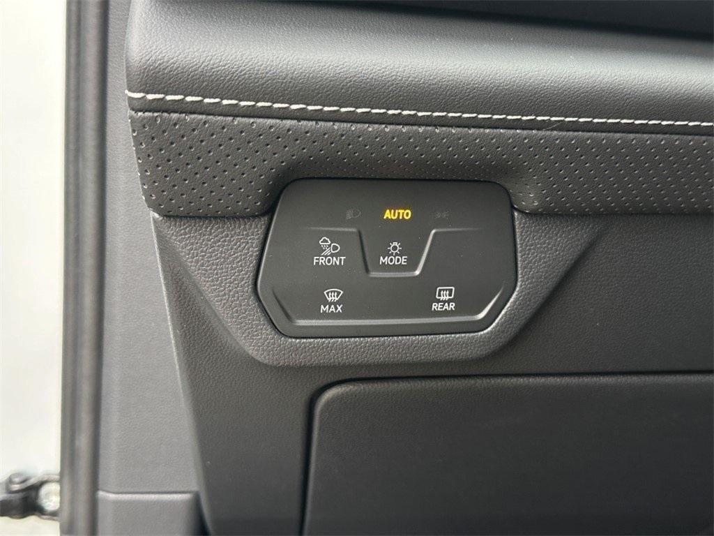 new 2025 Volkswagen Atlas Cross Sport car, priced at $43,846