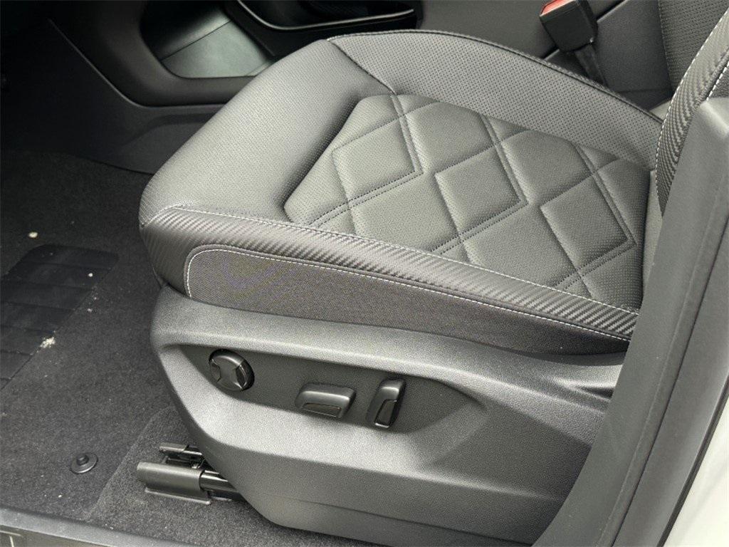 new 2025 Volkswagen Atlas Cross Sport car, priced at $43,846