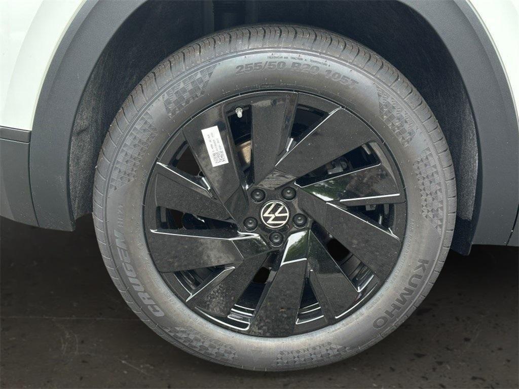 new 2025 Volkswagen Atlas Cross Sport car, priced at $43,846