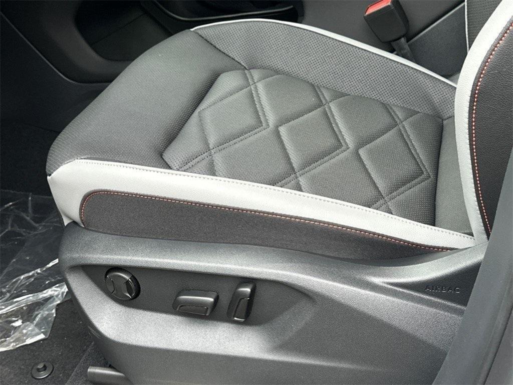 new 2025 Volkswagen Atlas car, priced at $39,674