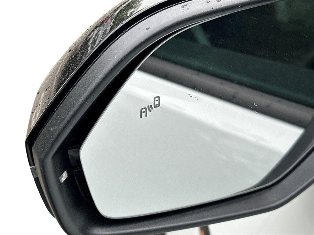 new 2025 Volkswagen Atlas car, priced at $39,674