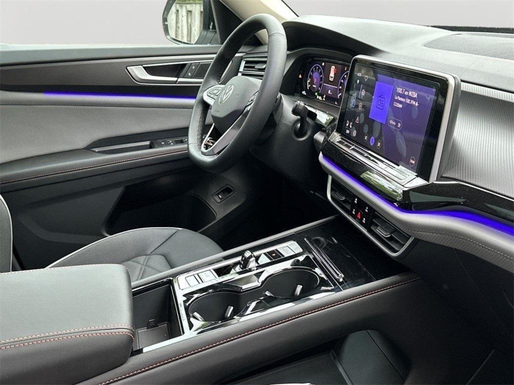 new 2025 Volkswagen Atlas car, priced at $39,674