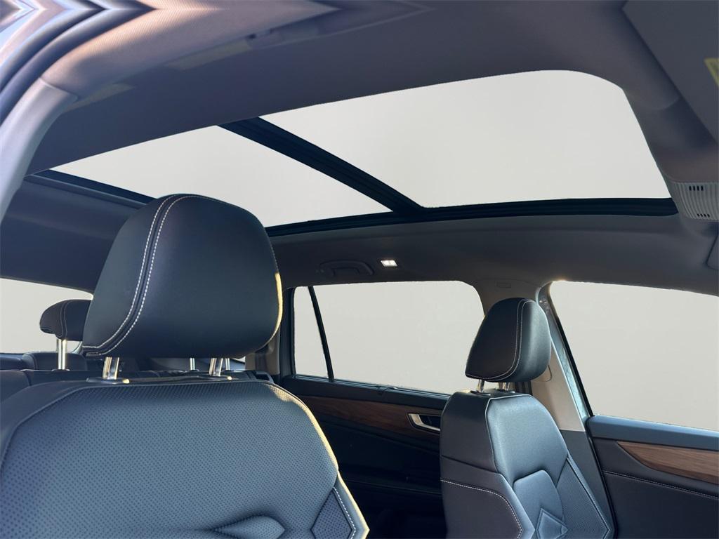 new 2026 Volkswagen Atlas car, priced at $44,448