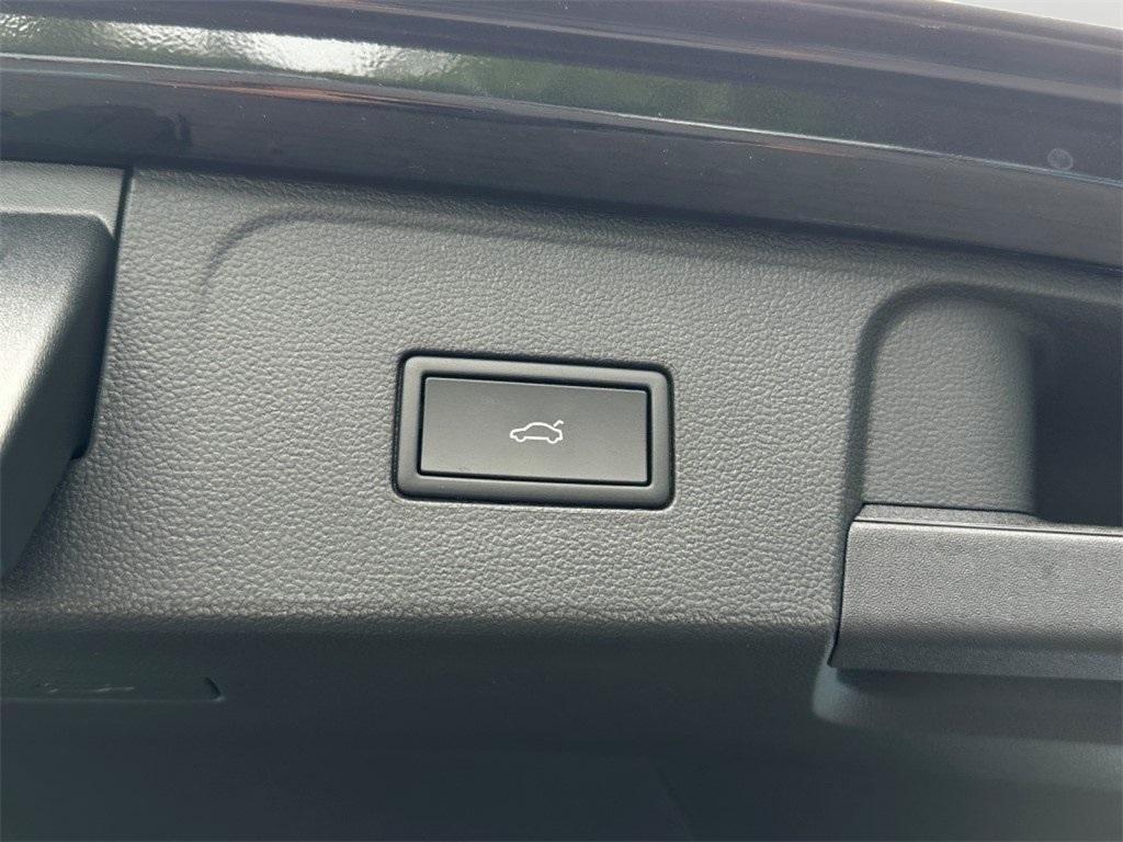 new 2025 Volkswagen Atlas car