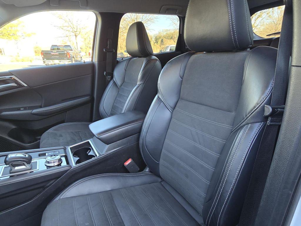 used 2024 Mitsubishi Outlander car, priced at $21,949