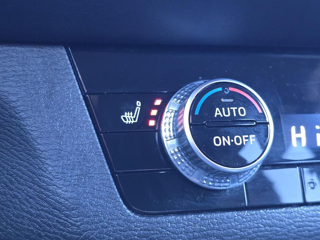 used 2024 Mitsubishi Outlander car, priced at $21,949