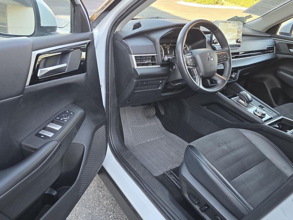 used 2024 Mitsubishi Outlander car, priced at $21,949
