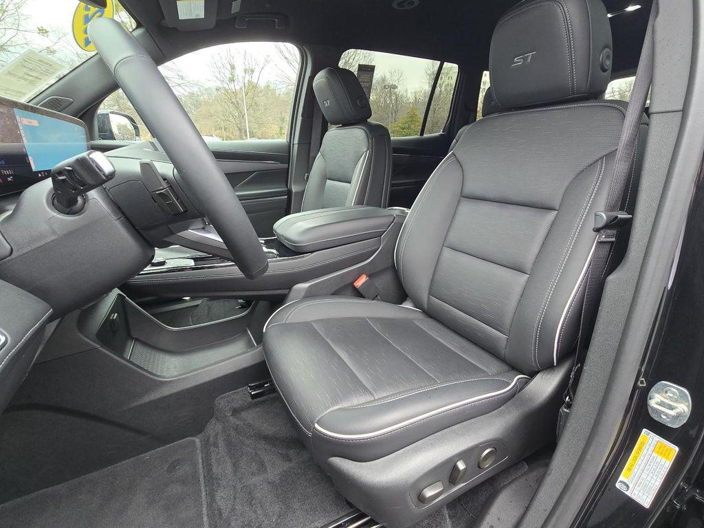 used 2025 Buick Enclave car, priced at $39,200