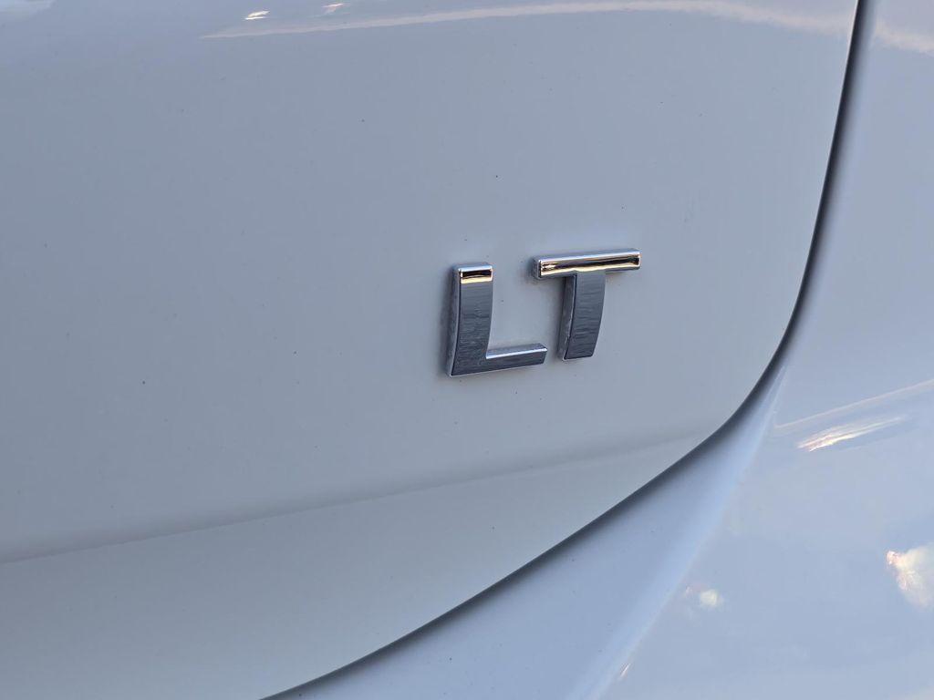 used 2021 Chevrolet Equinox car, priced at $18,672