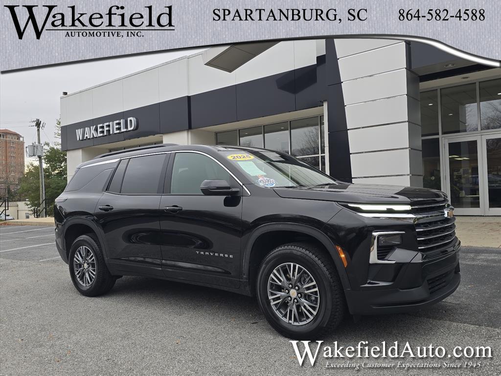 used 2025 Chevrolet Traverse car, priced at $34,469