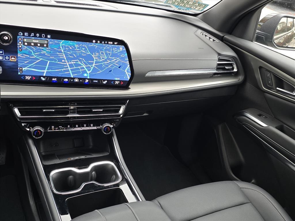 used 2025 Chevrolet Traverse car, priced at $34,650