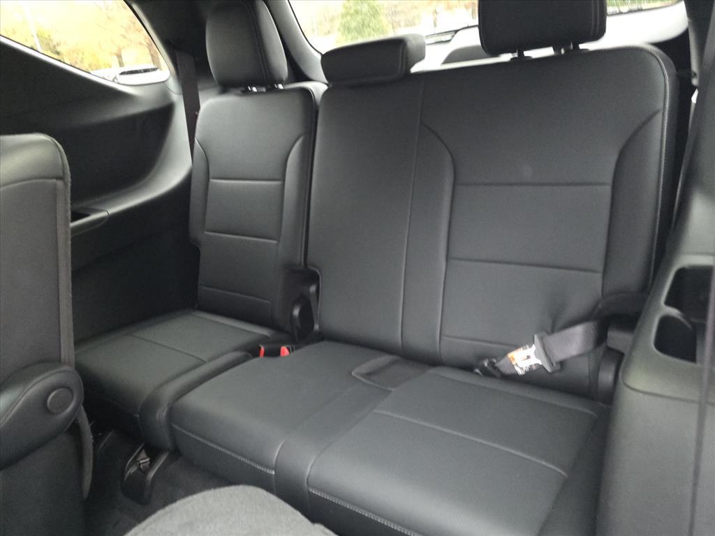 used 2025 Chevrolet Traverse car, priced at $34,650