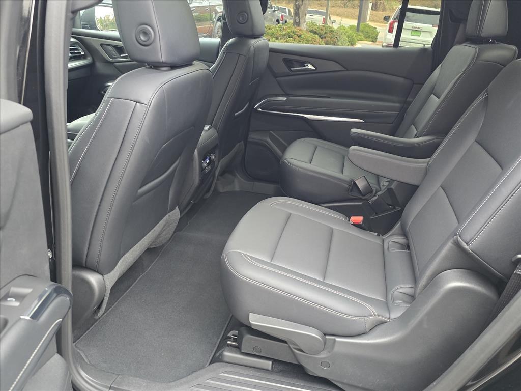 used 2025 Chevrolet Traverse car, priced at $34,650