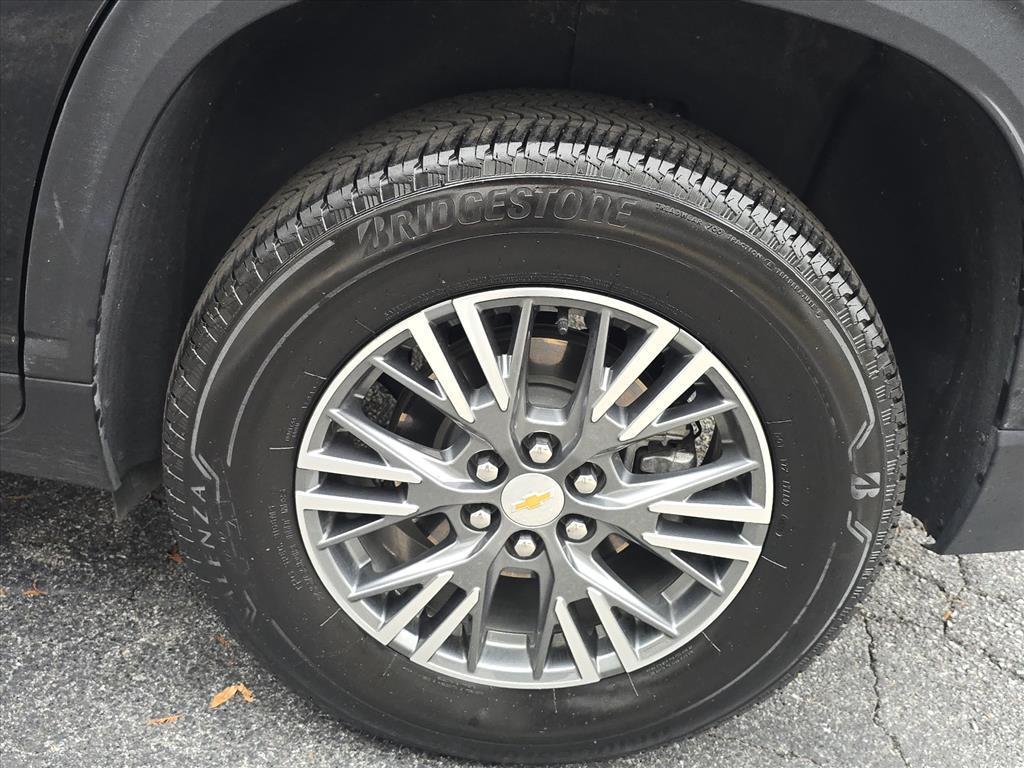 used 2025 Chevrolet Traverse car, priced at $34,650