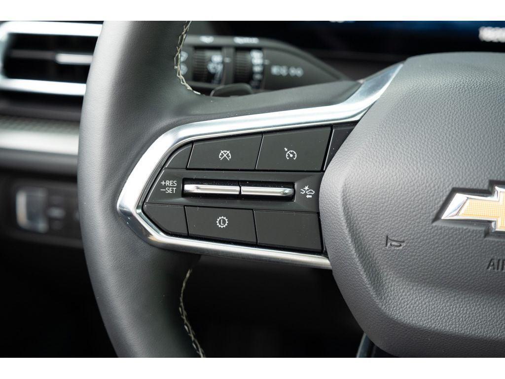 used 2025 Chevrolet Traverse car, priced at $40,598
