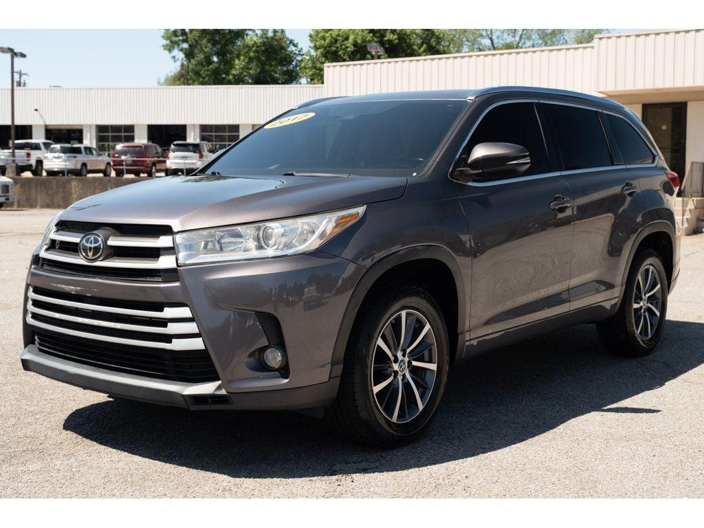 used 2017 Toyota Highlander car, priced at $22,161