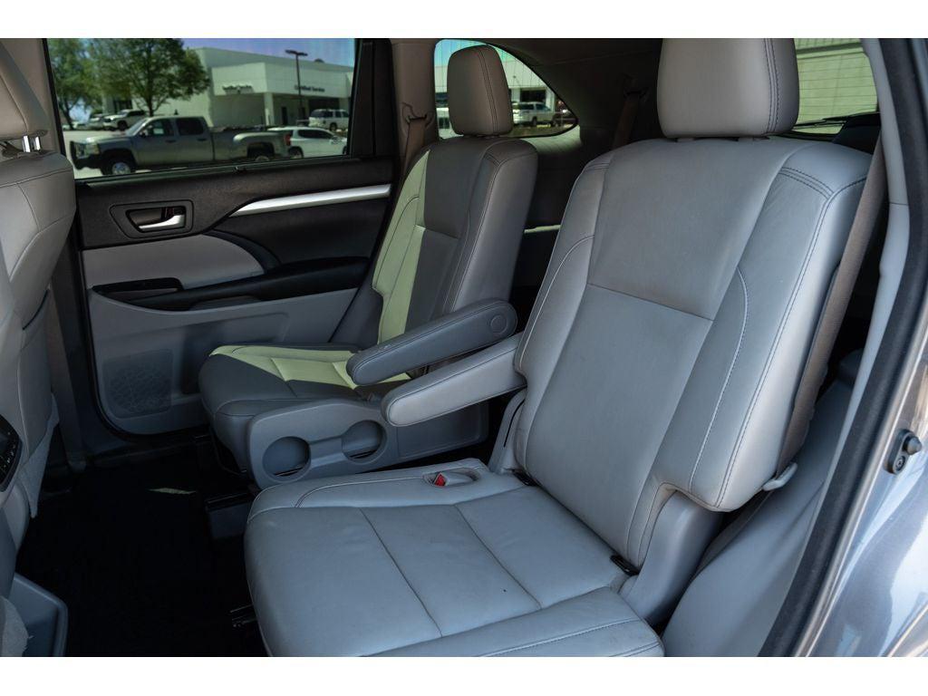 used 2017 Toyota Highlander car, priced at $22,161