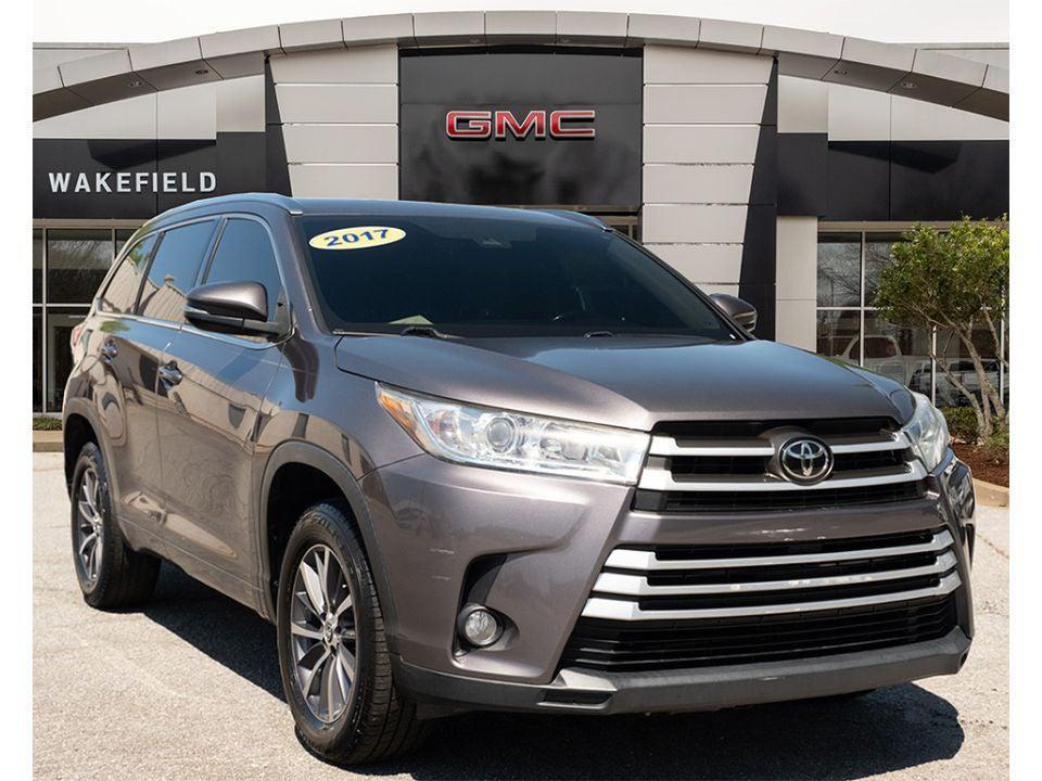used 2017 Toyota Highlander car, priced at $22,161