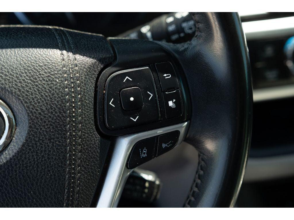 used 2017 Toyota Highlander car, priced at $22,161