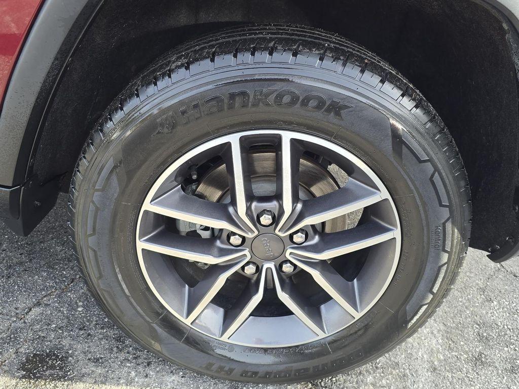 used 2021 Jeep Grand Cherokee car, priced at $22,500