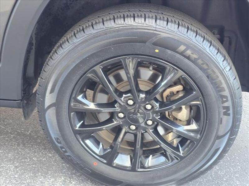 used 2023 Jeep Cherokee car, priced at $25,949