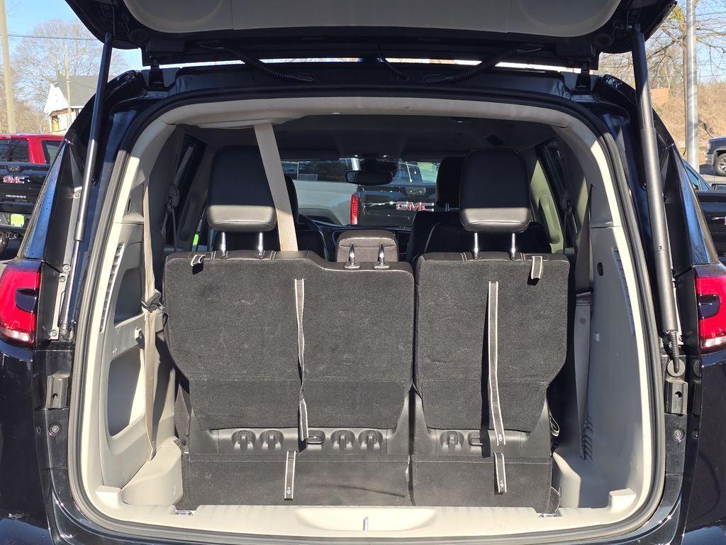 used 2024 Chrysler Pacifica car, priced at $29,600