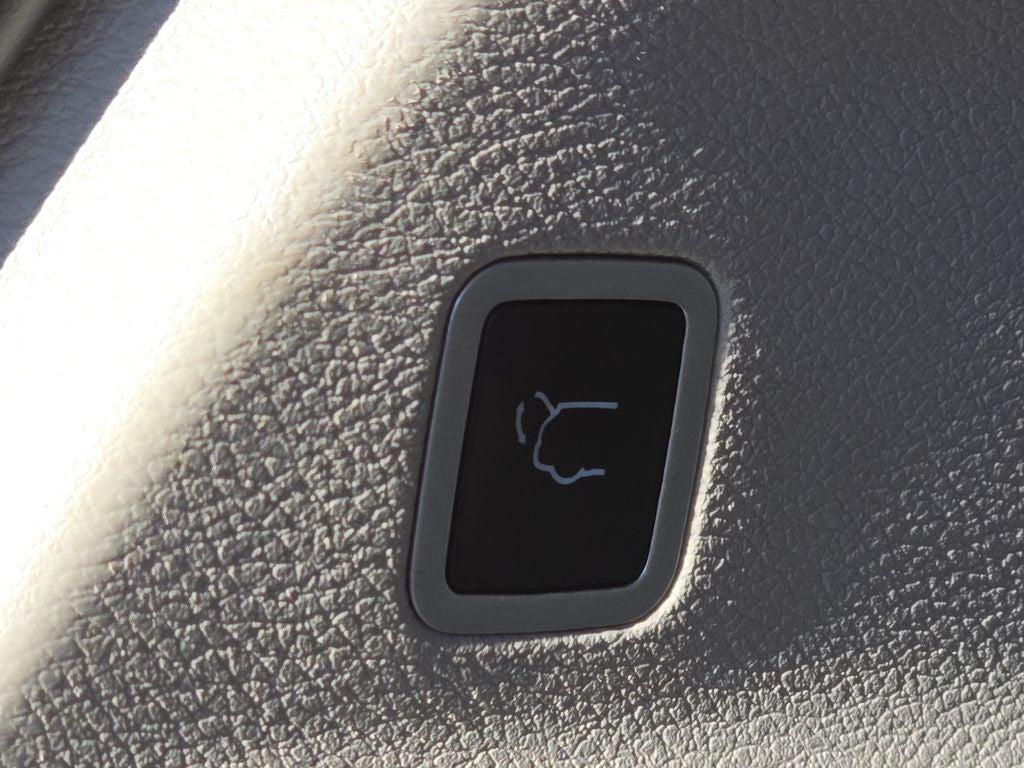 used 2024 Chrysler Pacifica car, priced at $29,600