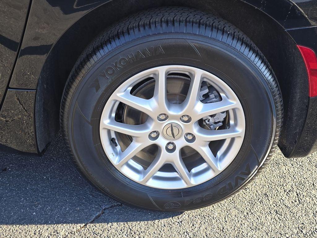 used 2024 Chrysler Pacifica car, priced at $29,600