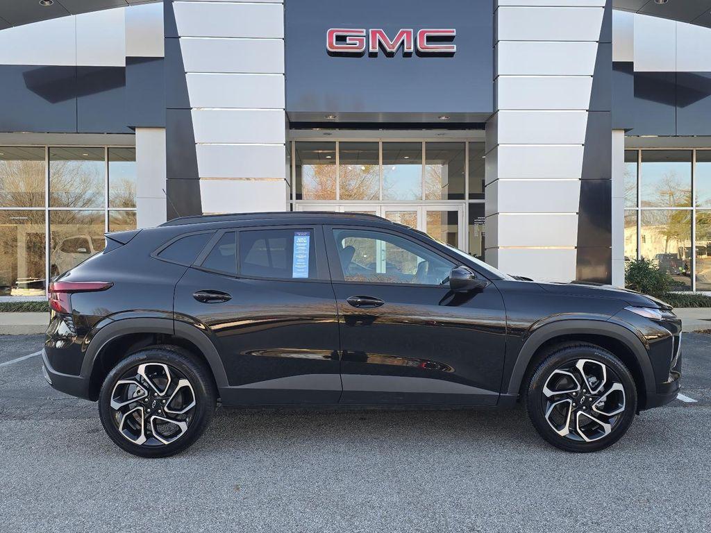 used 2025 Chevrolet Trax car, priced at $22,949