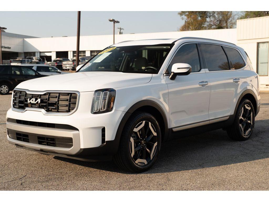 used 2024 Kia Telluride car, priced at $30,499