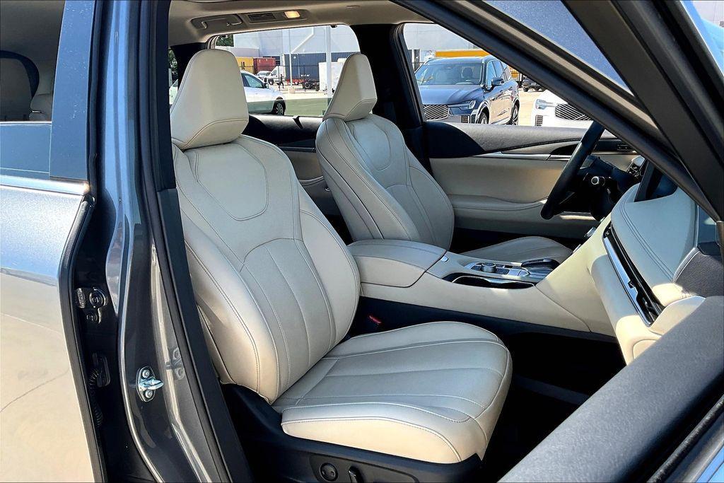 used 2025 INFINITI QX60 car, priced at $39,580