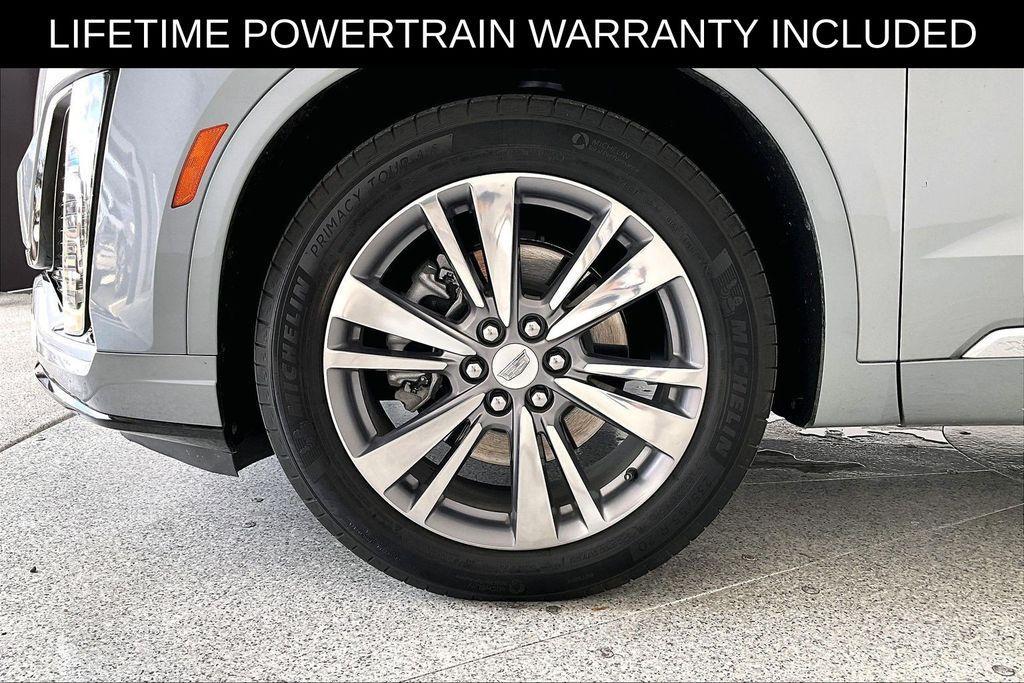 used 2025 Cadillac XT6 car, priced at $42,500