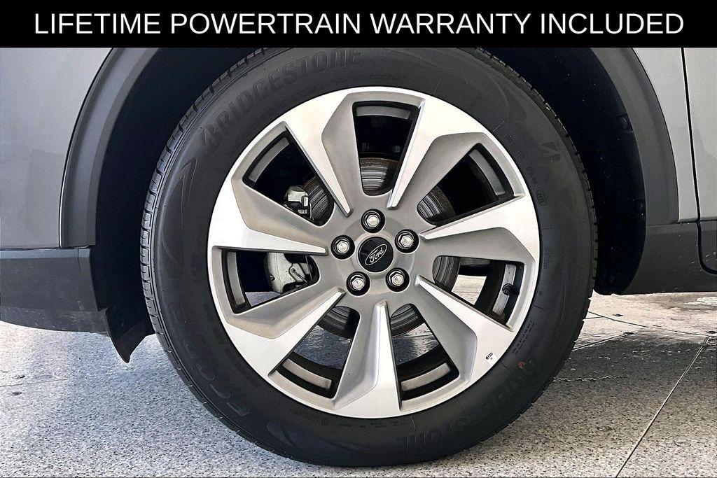 used 2025 Ford Escape car, priced at $29,500