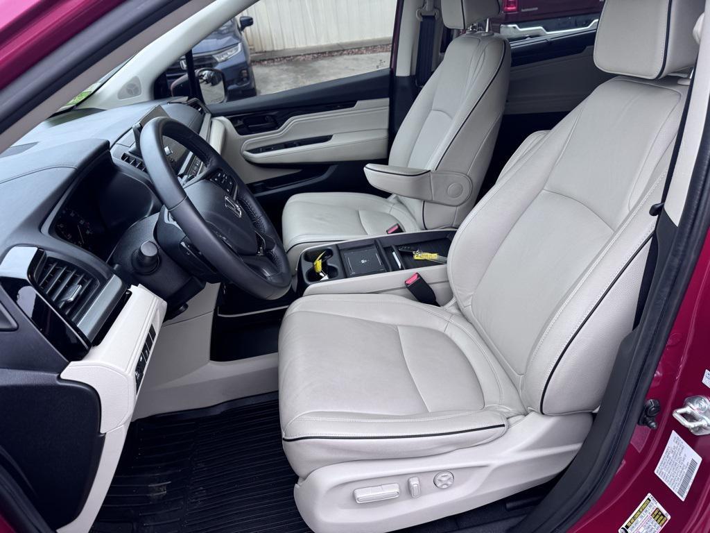 used 2025 Honda Odyssey car, priced at $40,671