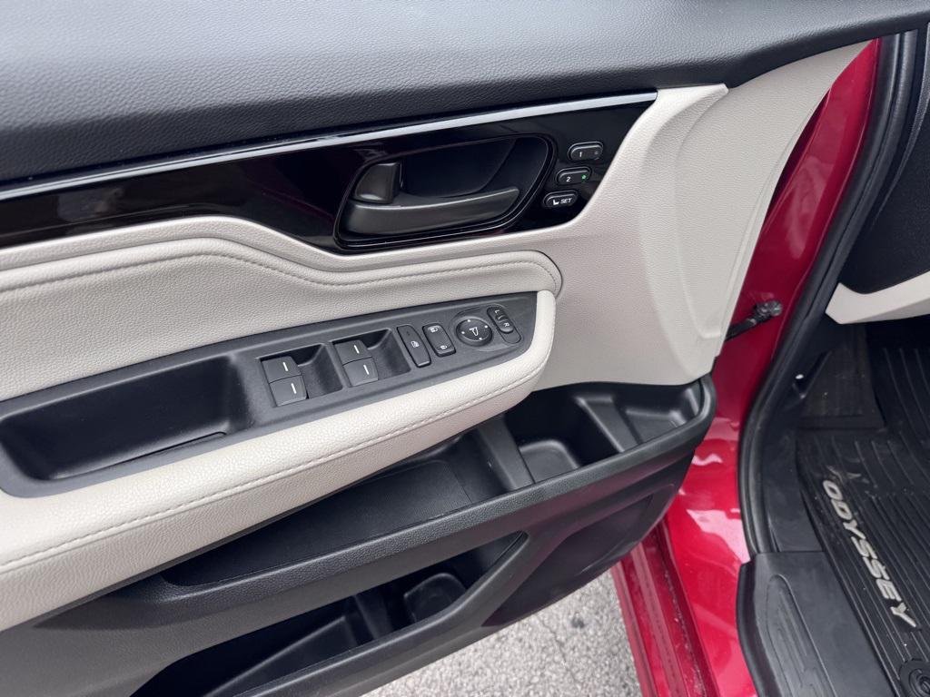 used 2025 Honda Odyssey car, priced at $40,671