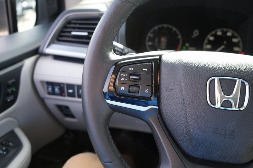 used 2025 Honda Odyssey car, priced at $35,253