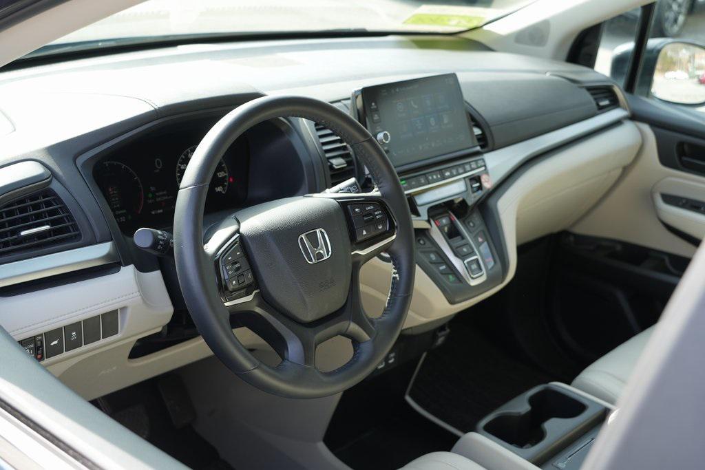 used 2025 Honda Odyssey car, priced at $35,253