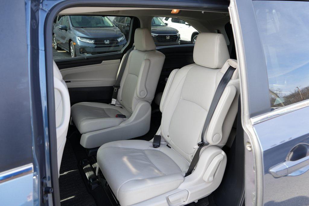 used 2025 Honda Odyssey car, priced at $35,253