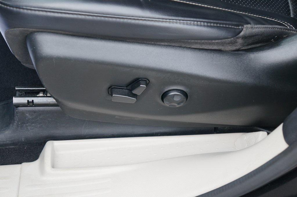 used 2023 Chrysler Pacifica car, priced at $24,197