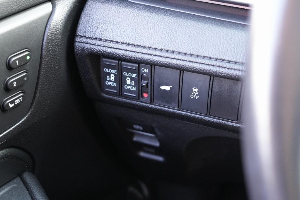 used 2025 Honda Odyssey car, priced at $39,499