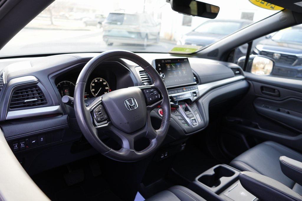 used 2025 Honda Odyssey car, priced at $39,499