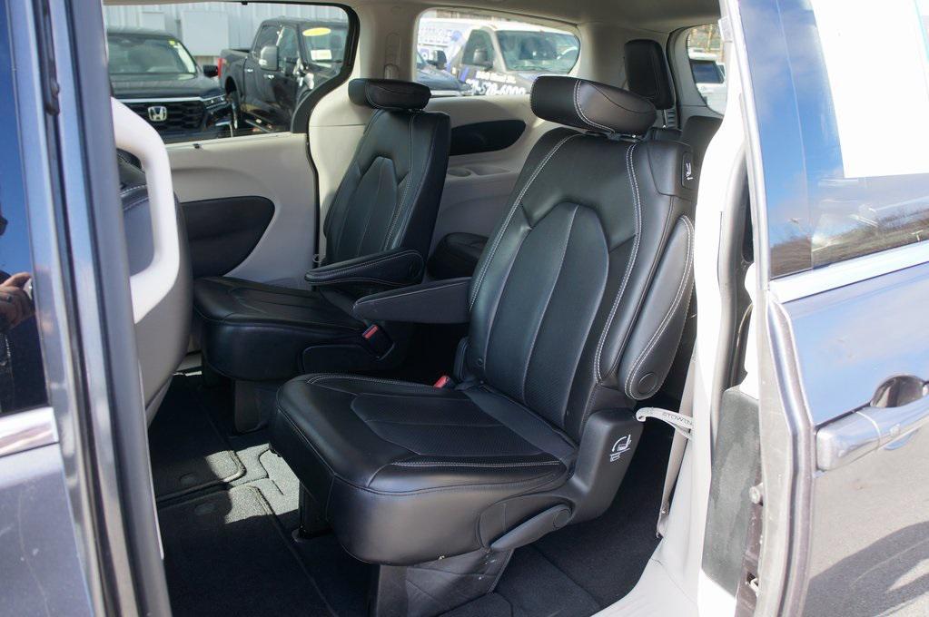 used 2024 Chrysler Pacifica car, priced at $27,114