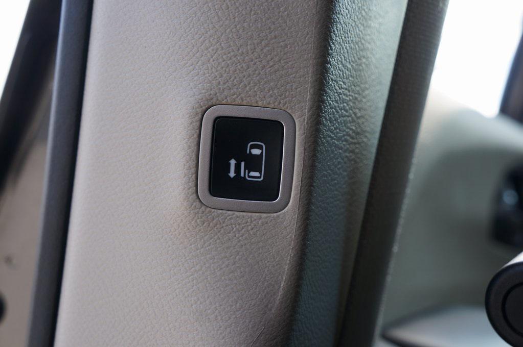 used 2024 Chrysler Pacifica car, priced at $27,114